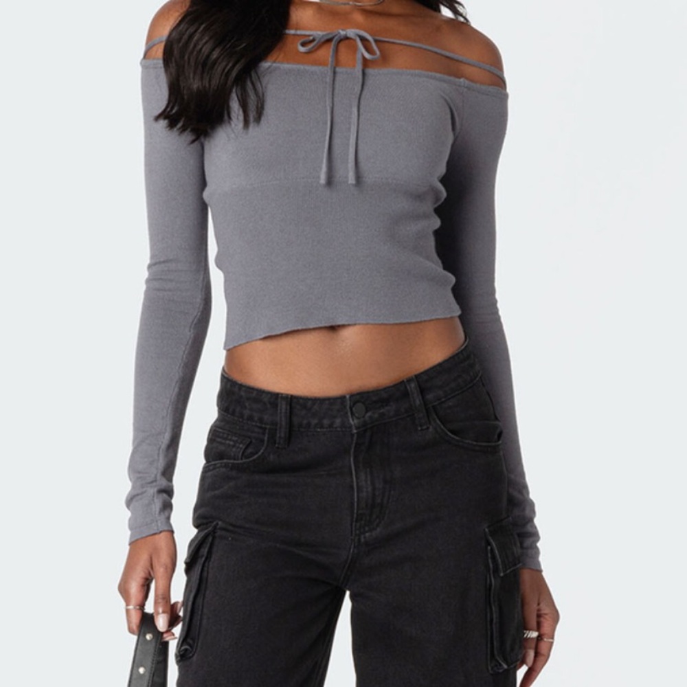 Edikted Jane Tie Front Knit Top - Picture 2 of 9